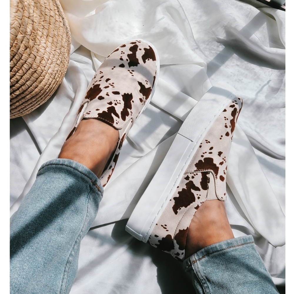 🚨The Best Seller// Cow print Sneaker